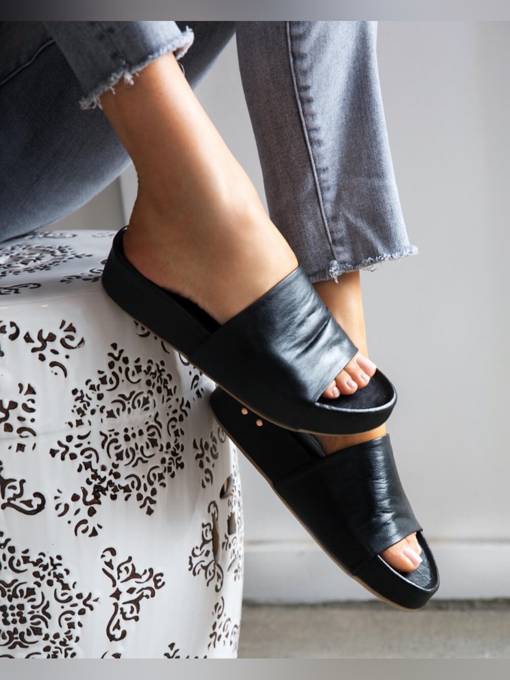 beek Pelican Leather Platform Sandal Black Size 9